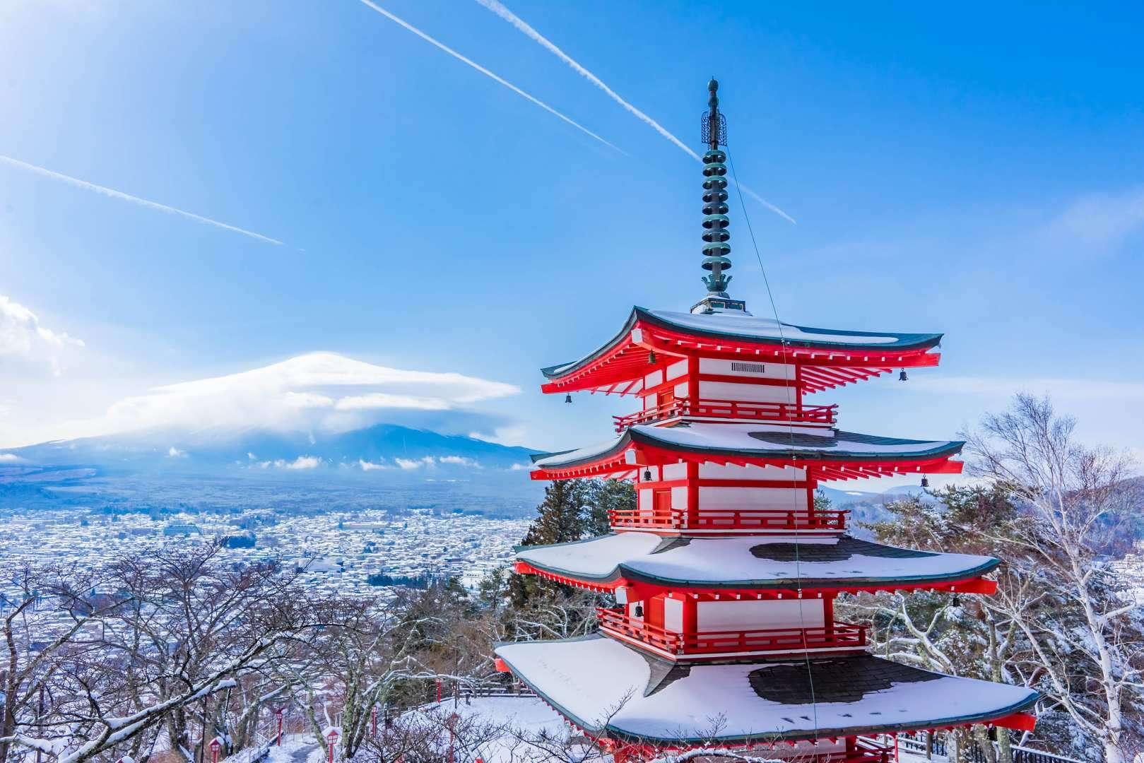 新倉山浅間公園・忠霊塔｜富士山を望む日本を代表する絶景