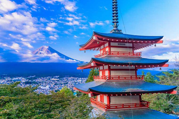 新倉山浅間公園・忠霊塔｜富士山を望む日本を代表する絶景