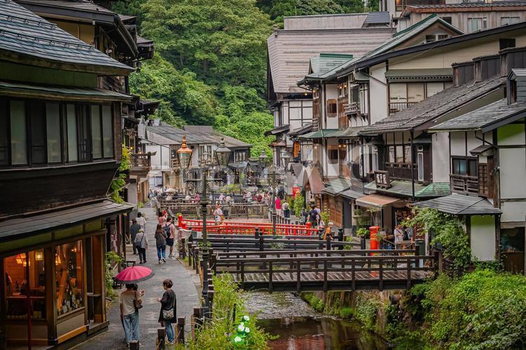 銀山温泉｜雪景色と木造旅館が美しい日本の温泉街