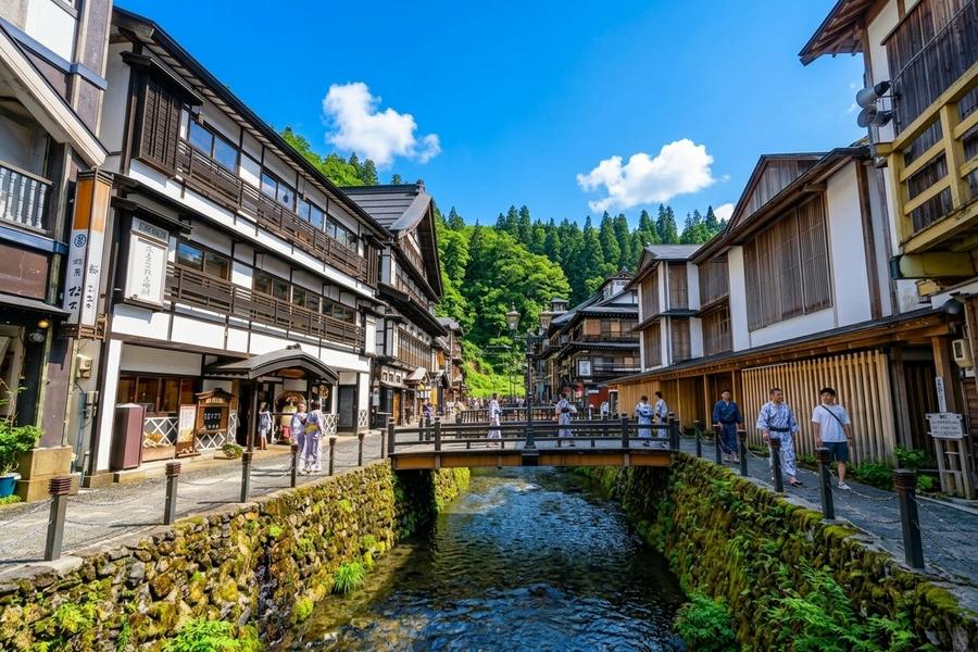 銀山温泉｜雪景色と木造旅館が美しい日本の温泉街
